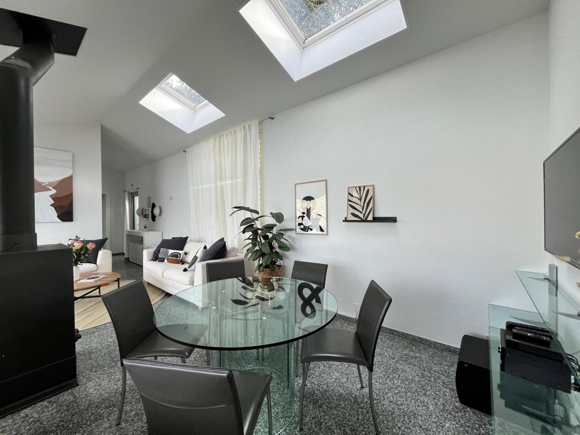 Wohnung Mit Grossartiger Seesicht Und Balkon Spiez Exterior foto