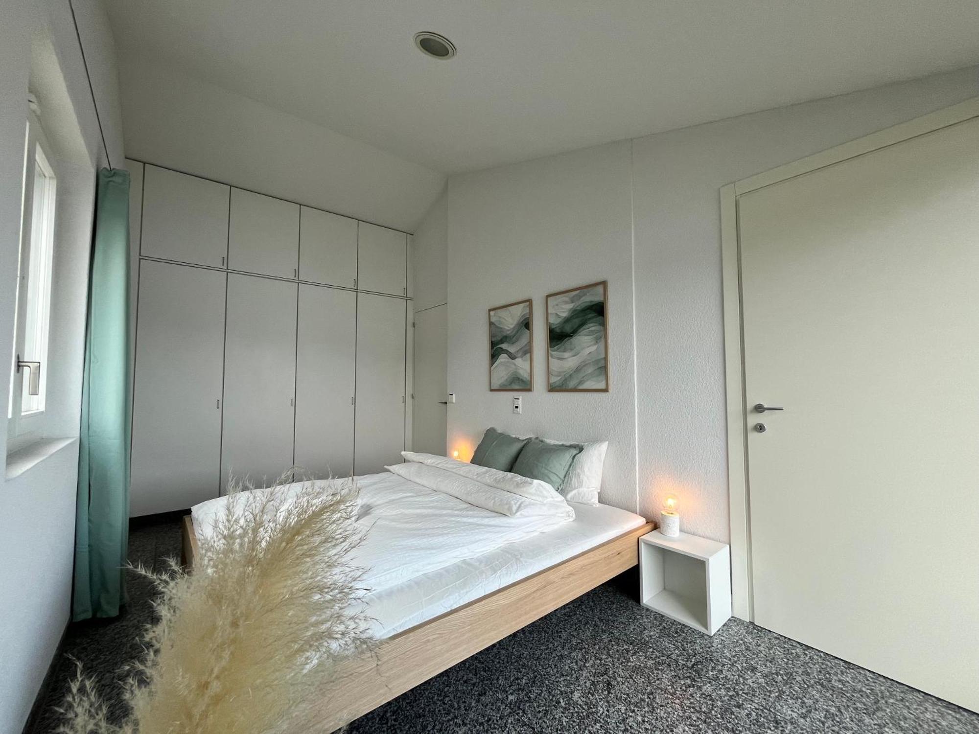 Wohnung Mit Grossartiger Seesicht Und Balkon Spiez Exterior foto