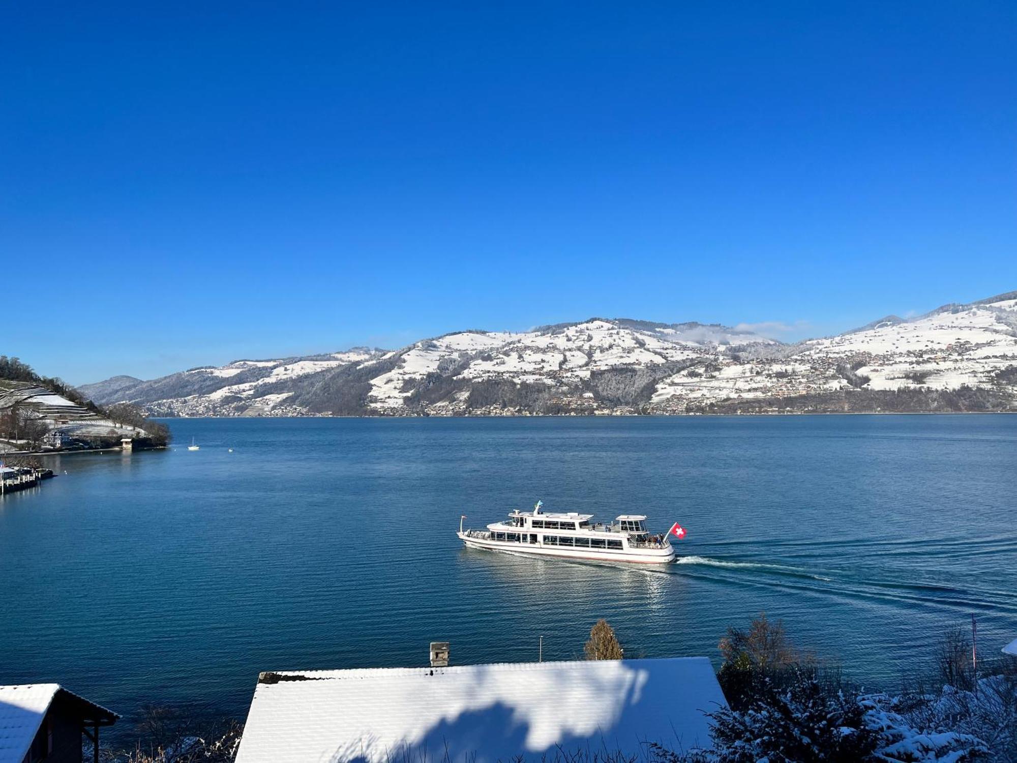 Wohnung Mit Grossartiger Seesicht Und Balkon Spiez Exterior foto